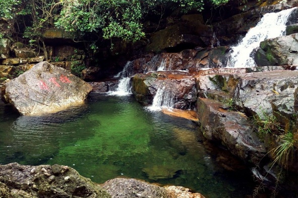 Bazhai Gully Scenic Area